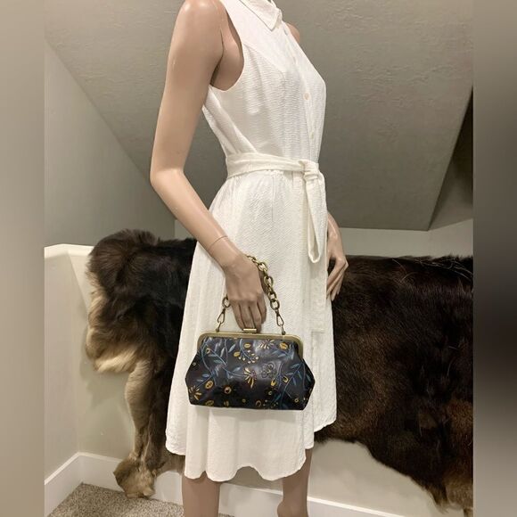 Handmade Genuine Leather Floral Embossed Push-lock Clutch/Shoulder Bag/Crossbody - Picture 2 of 16